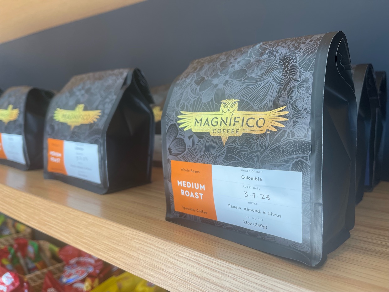 Magnifico Coffee Chicago bags