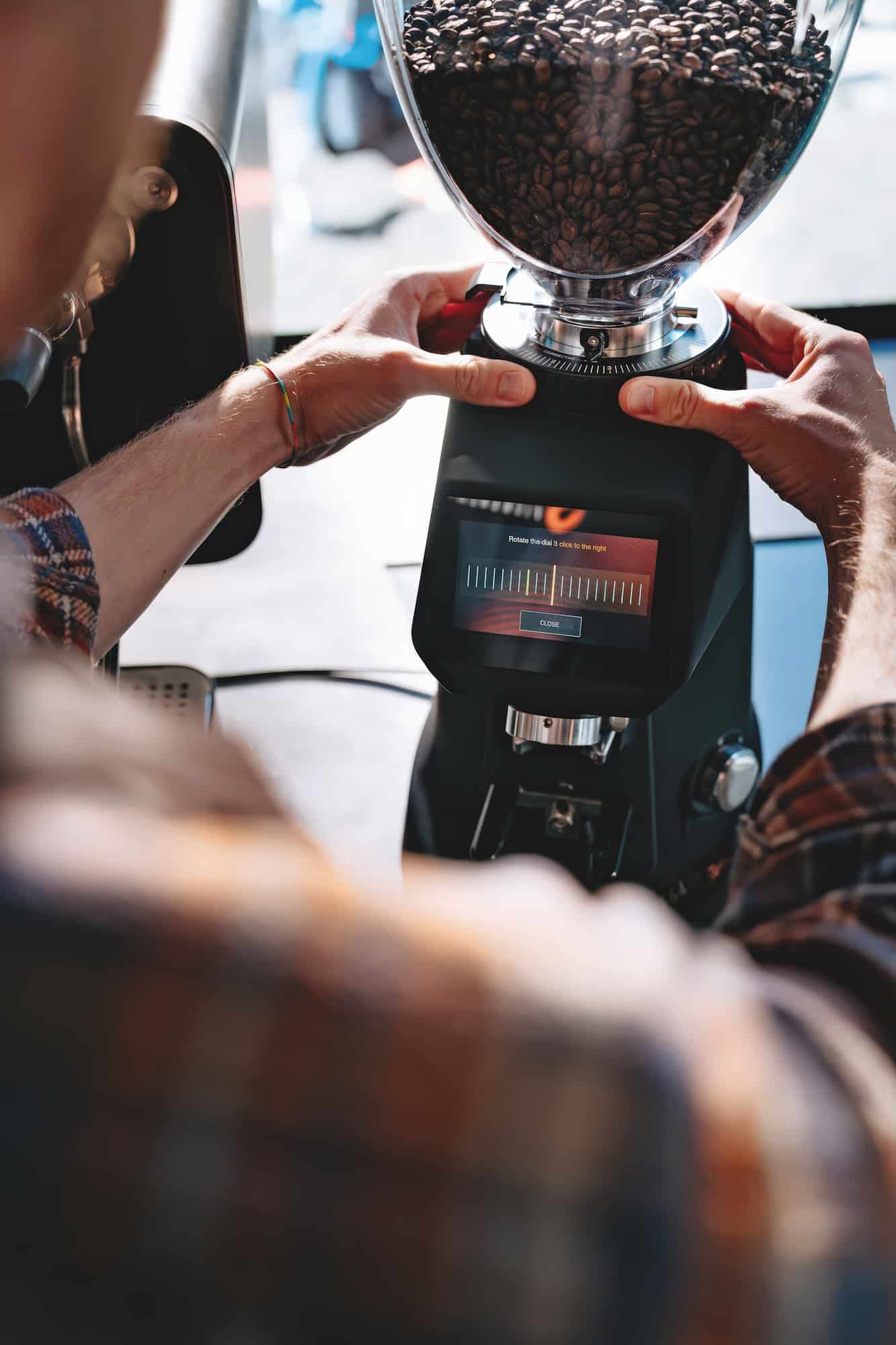 The collar’s tactile function is designed to help baristas more precisely bring the grind back in recipe.